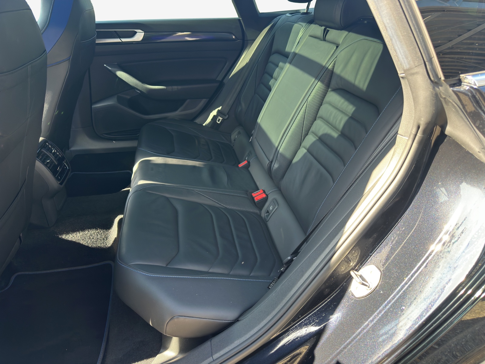 VW Arteon SB 2.0 TSI R 4Motion DSG-image-11