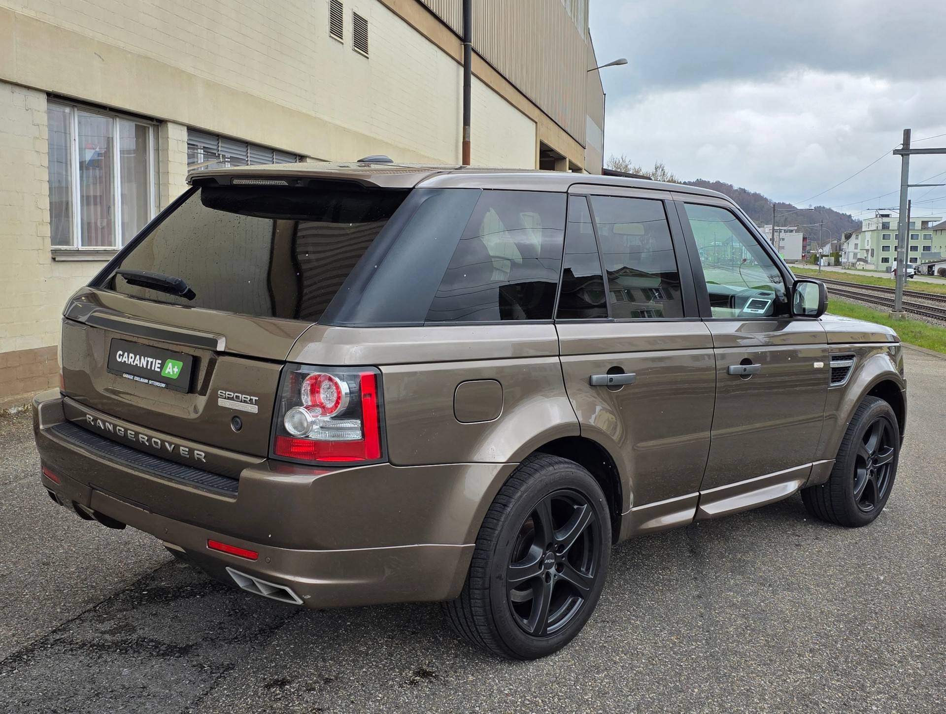LAND ROVER 3.0 SDV6 / Silverstone Limited Edition-image-3
