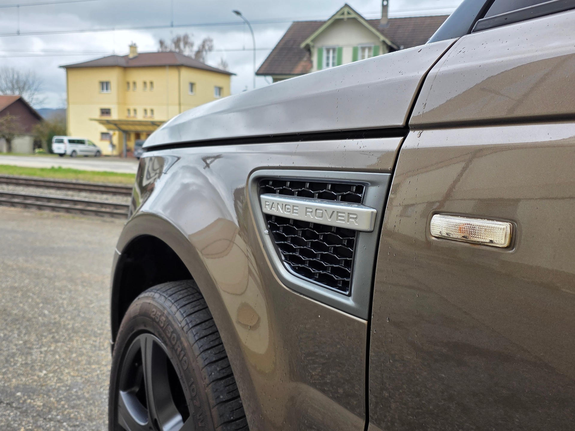 LAND ROVER 3.0 SDV6 / Silverstone Limited Edition-image-5