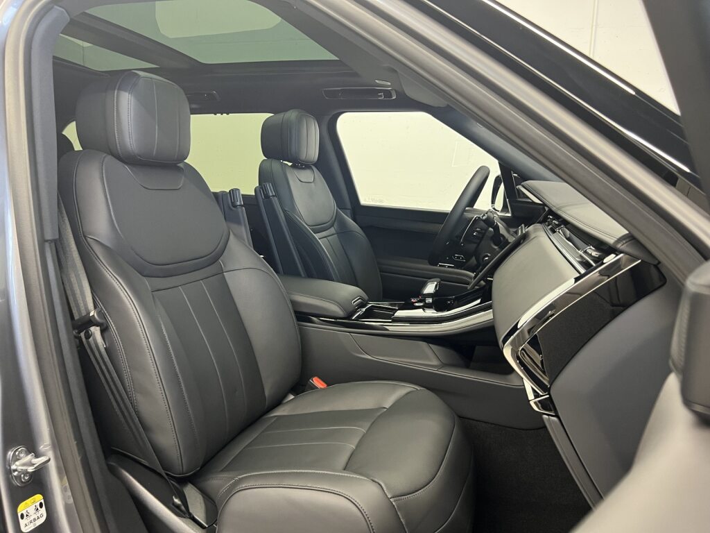 LAND ROVER Range Rover Sport 3.0 I6 P460e SE Dynamic-image-5