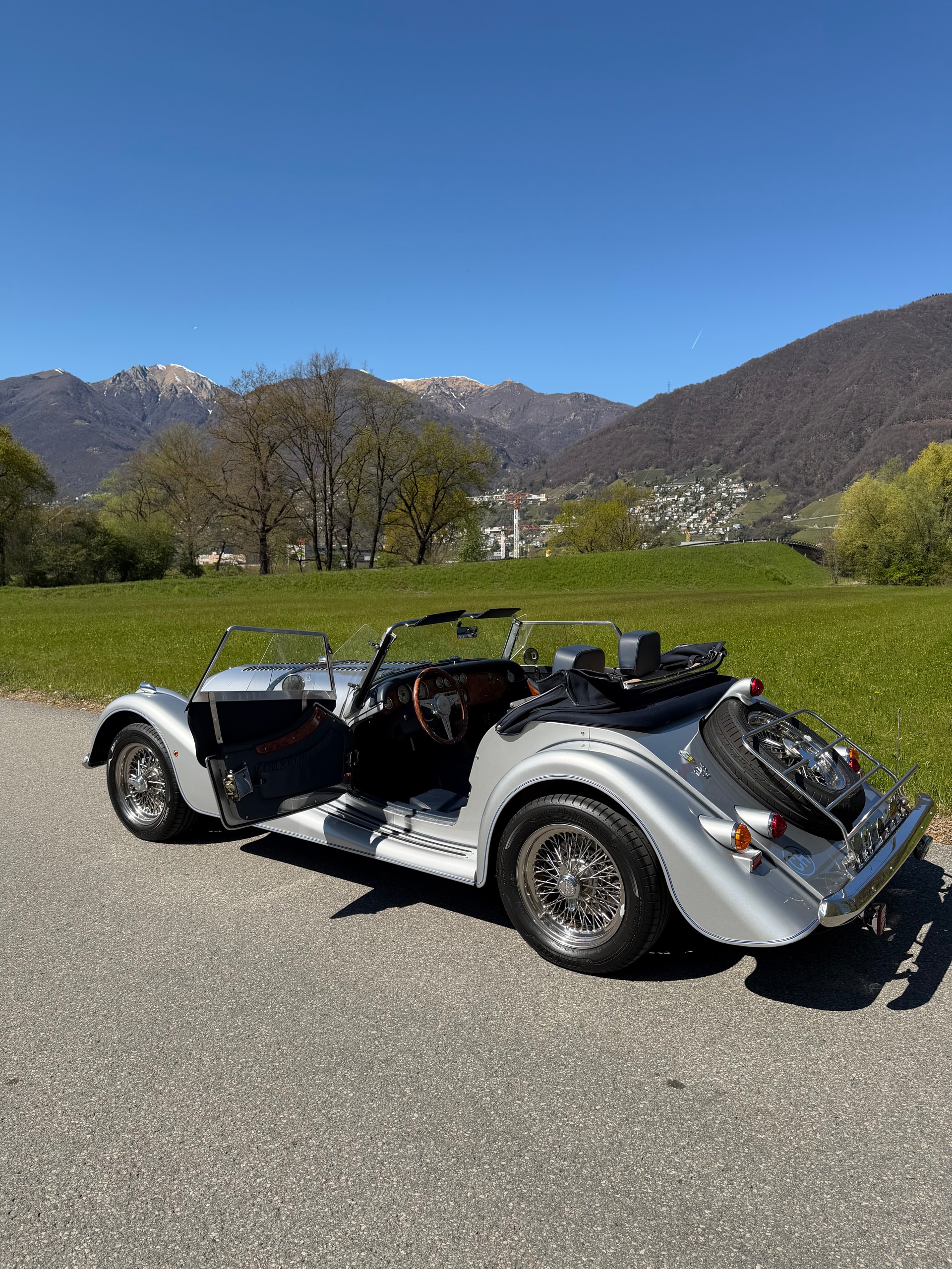 MORGAN PLUS 4-image-1