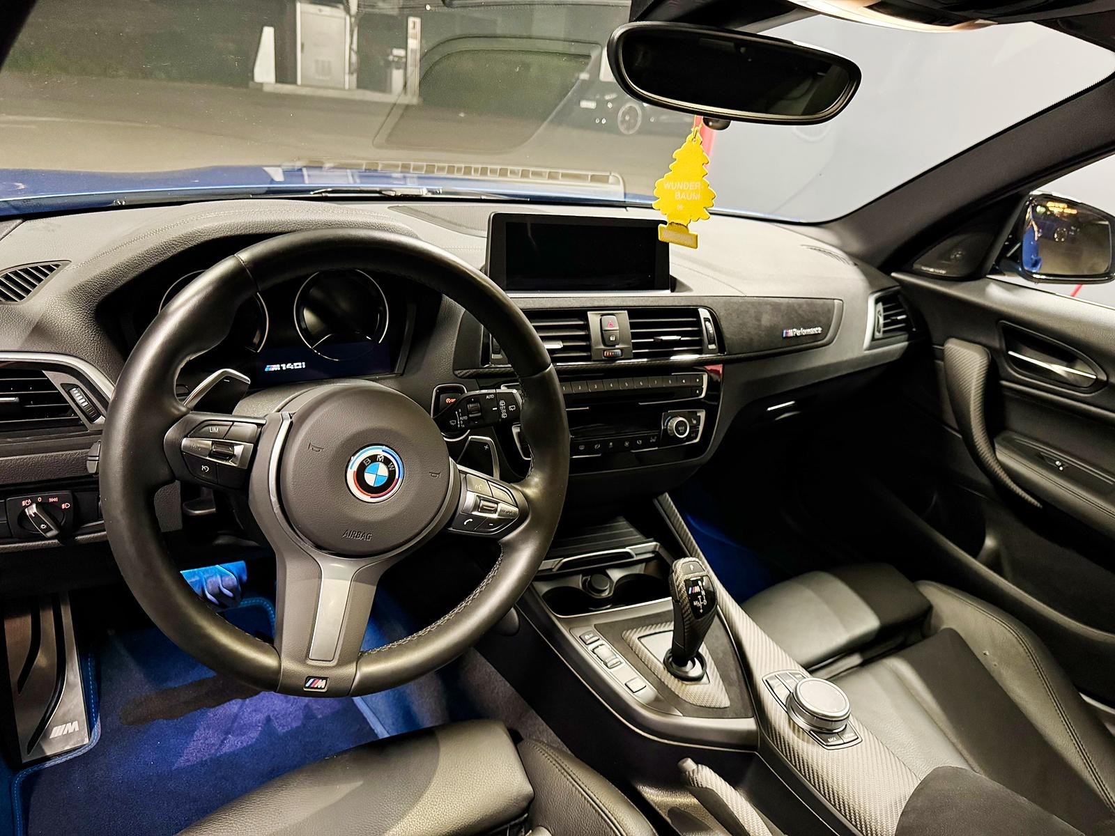 BMW M140i xDrive Steptronic-image-6