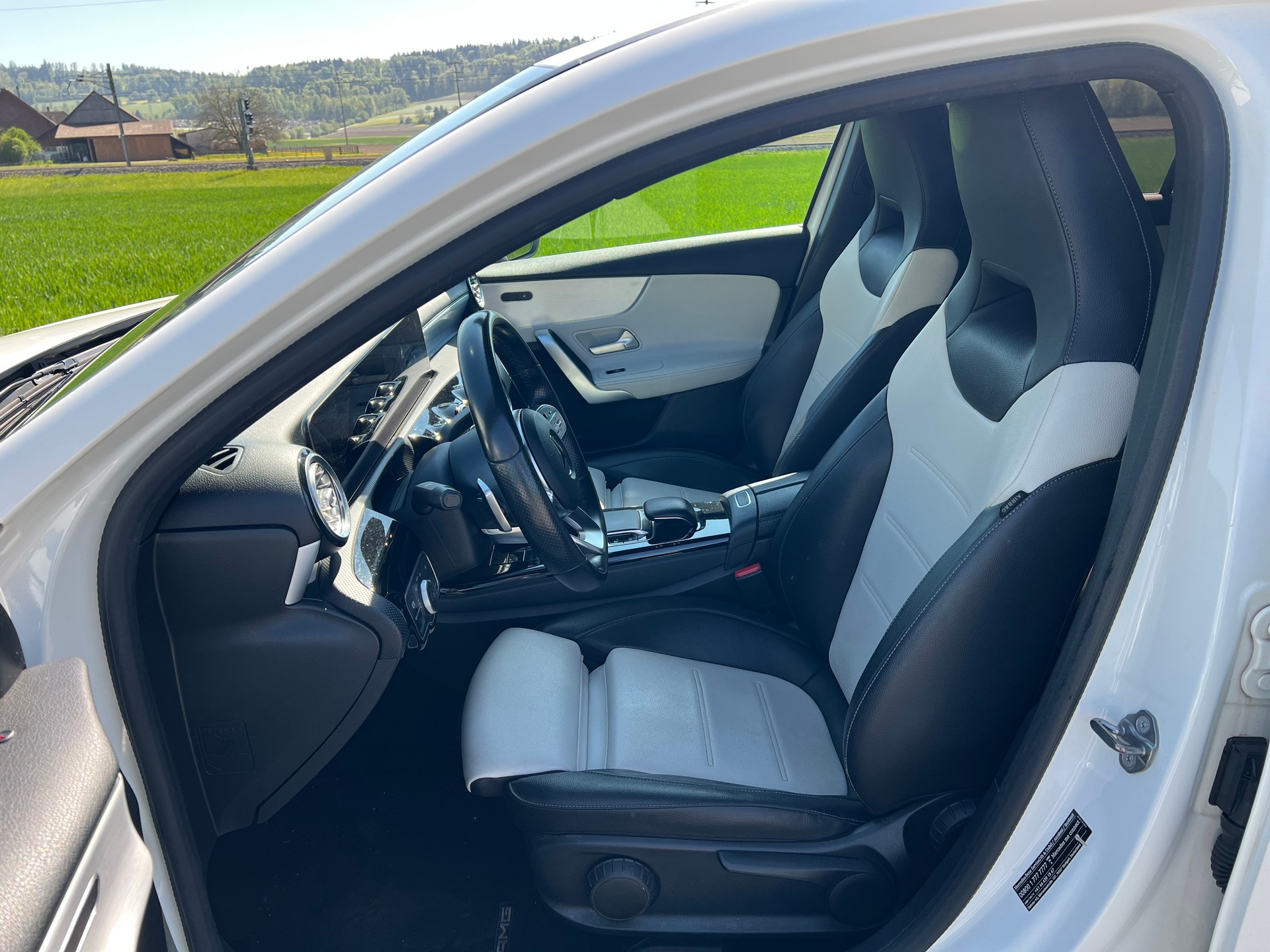 MERCEDES-BENZ A 200 AMG Line 7G-DCT-image-24