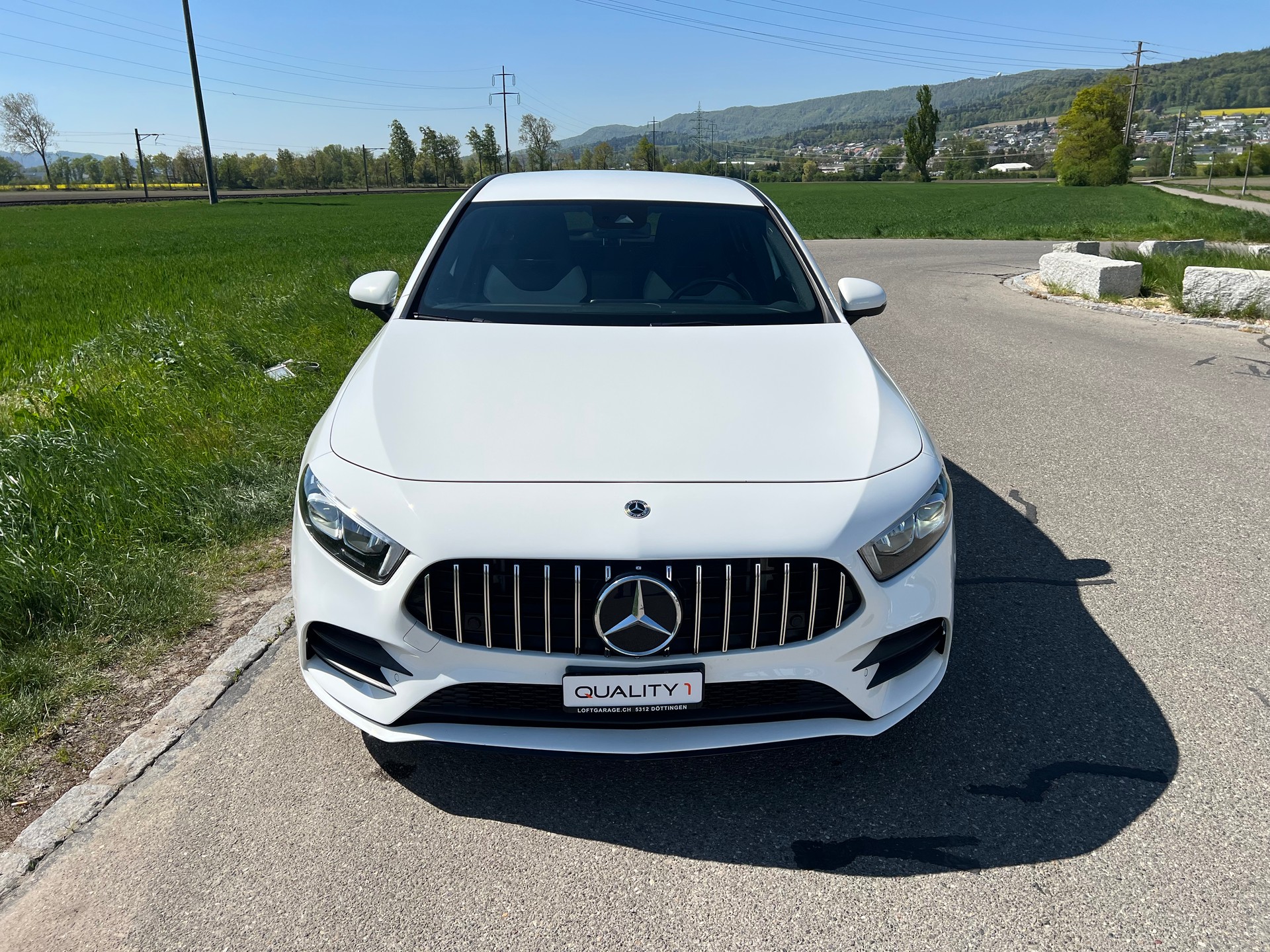 MERCEDES-BENZ A 200 AMG Line 7G-DCT-image-3