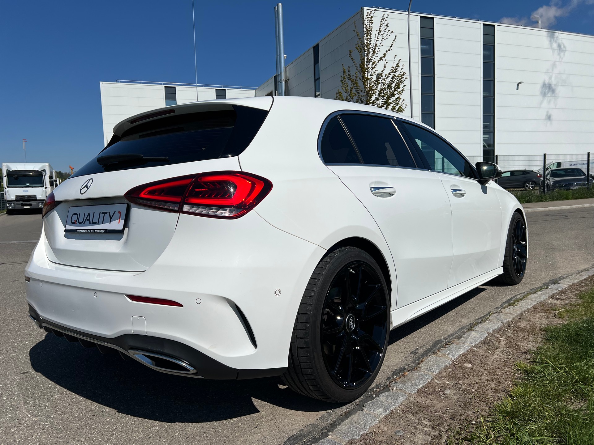 MERCEDES-BENZ A 200 AMG Line 7G-DCT-image-12