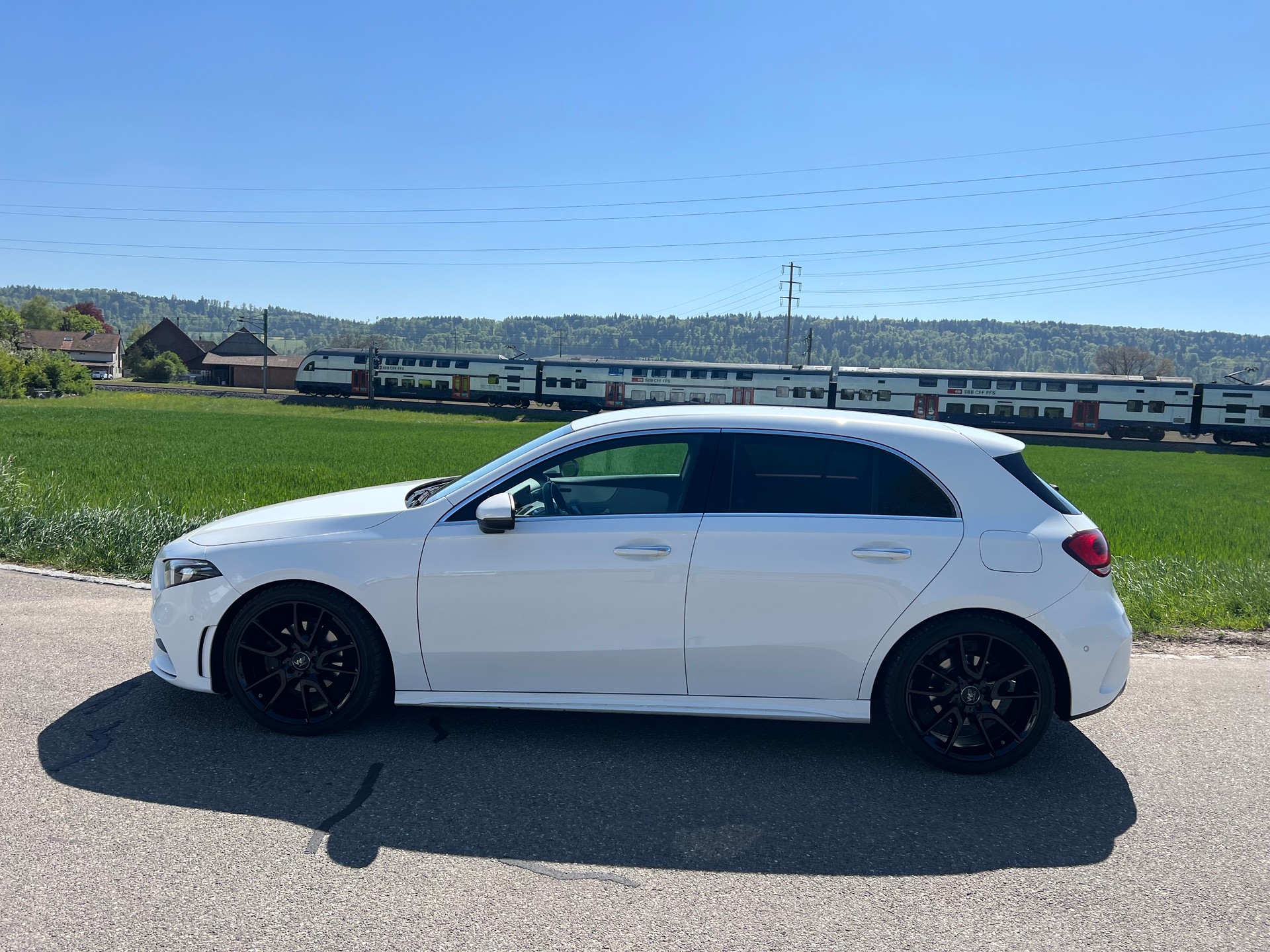 MERCEDES-BENZ A 200 AMG Line 7G-DCT-image-5