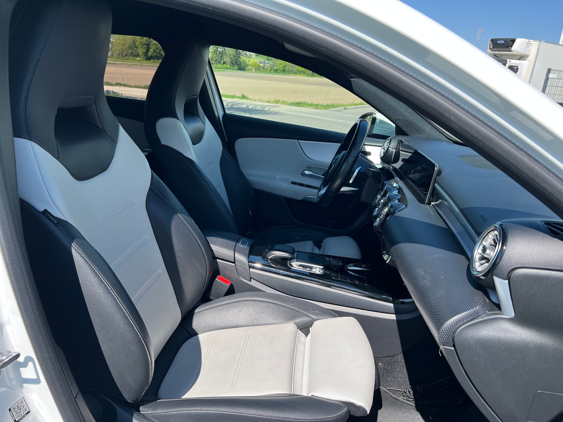 MERCEDES-BENZ A 200 AMG Line 7G-DCT-image-22