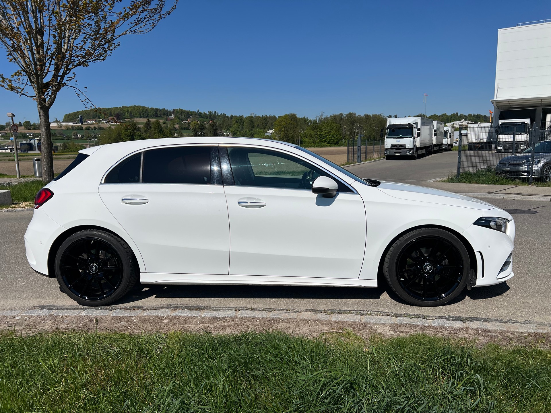 MERCEDES-BENZ A 200 AMG Line 7G-DCT-image-14
