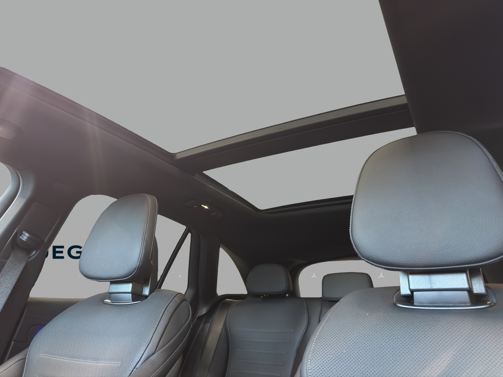 MERCEDES-BENZ GLC 300 e 4Matic EQ Star 9G-Tronic-image-8