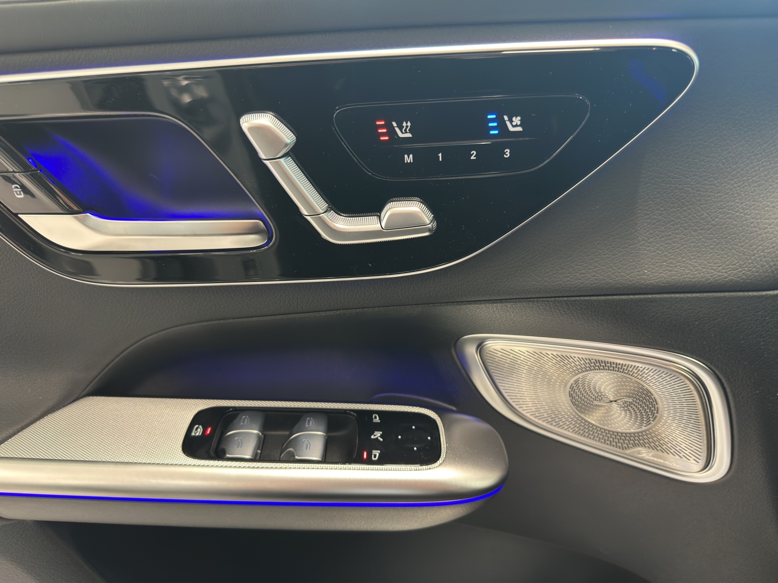MERCEDES-BENZ GLC 300 e 4Matic EQ Star 9G-Tronic-image-12