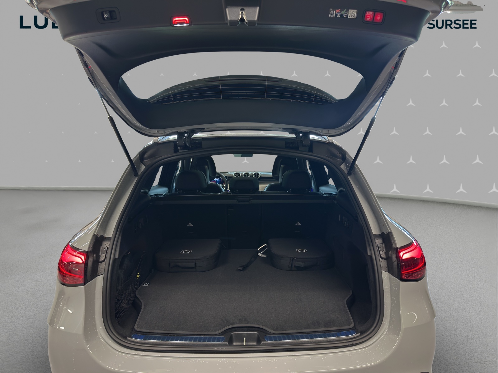 MERCEDES-BENZ GLC 300 e 4Matic EQ Star 9G-Tronic-image-14
