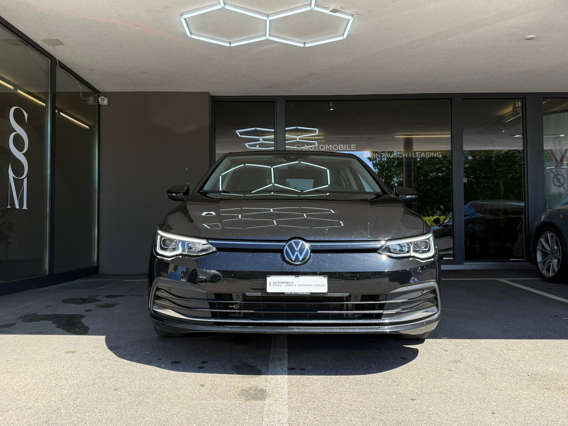 VW Golf 2.0 TDI Life DSG 4Motion-showroom-element-1