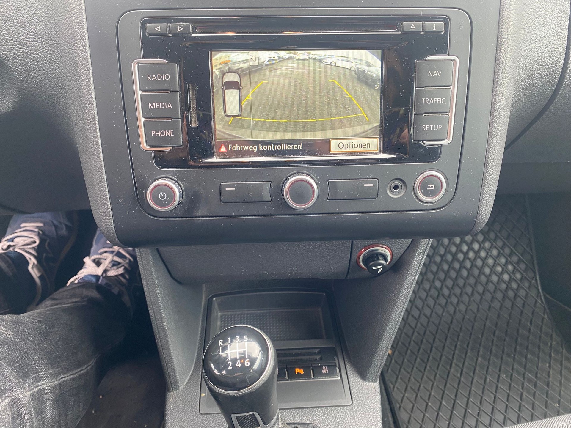 VW Touran 2.0 TDI BlueMotion Technology Design-image-8
