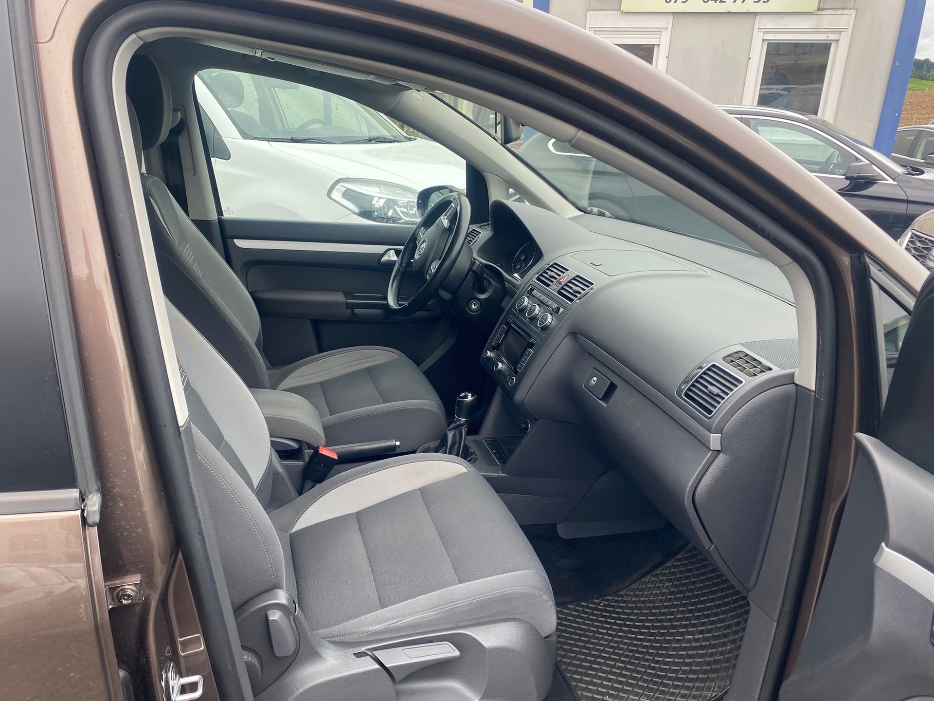 VW Touran 2.0 TDI BlueMotion Technology Design-image-6