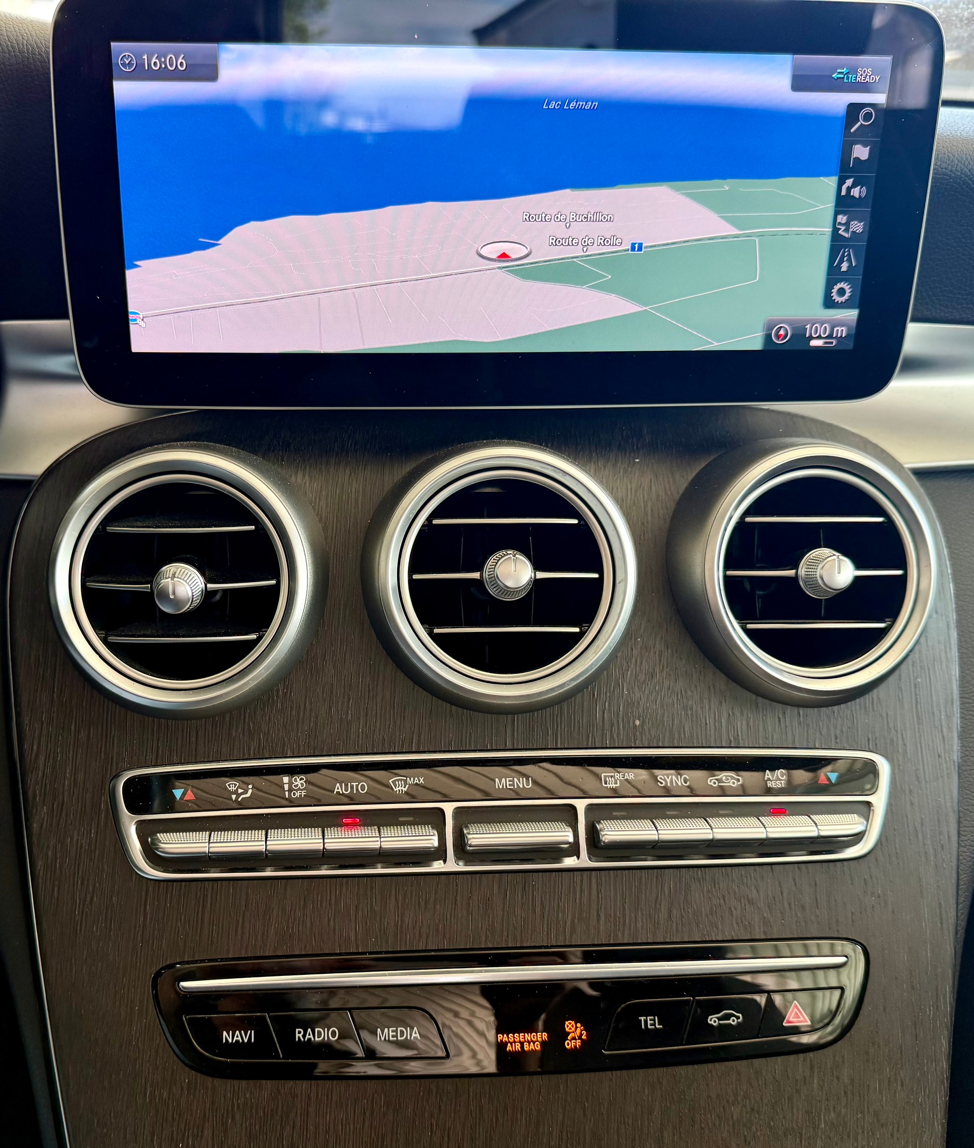 MERCEDES-BENZ C 180 Cabriolet-image-18