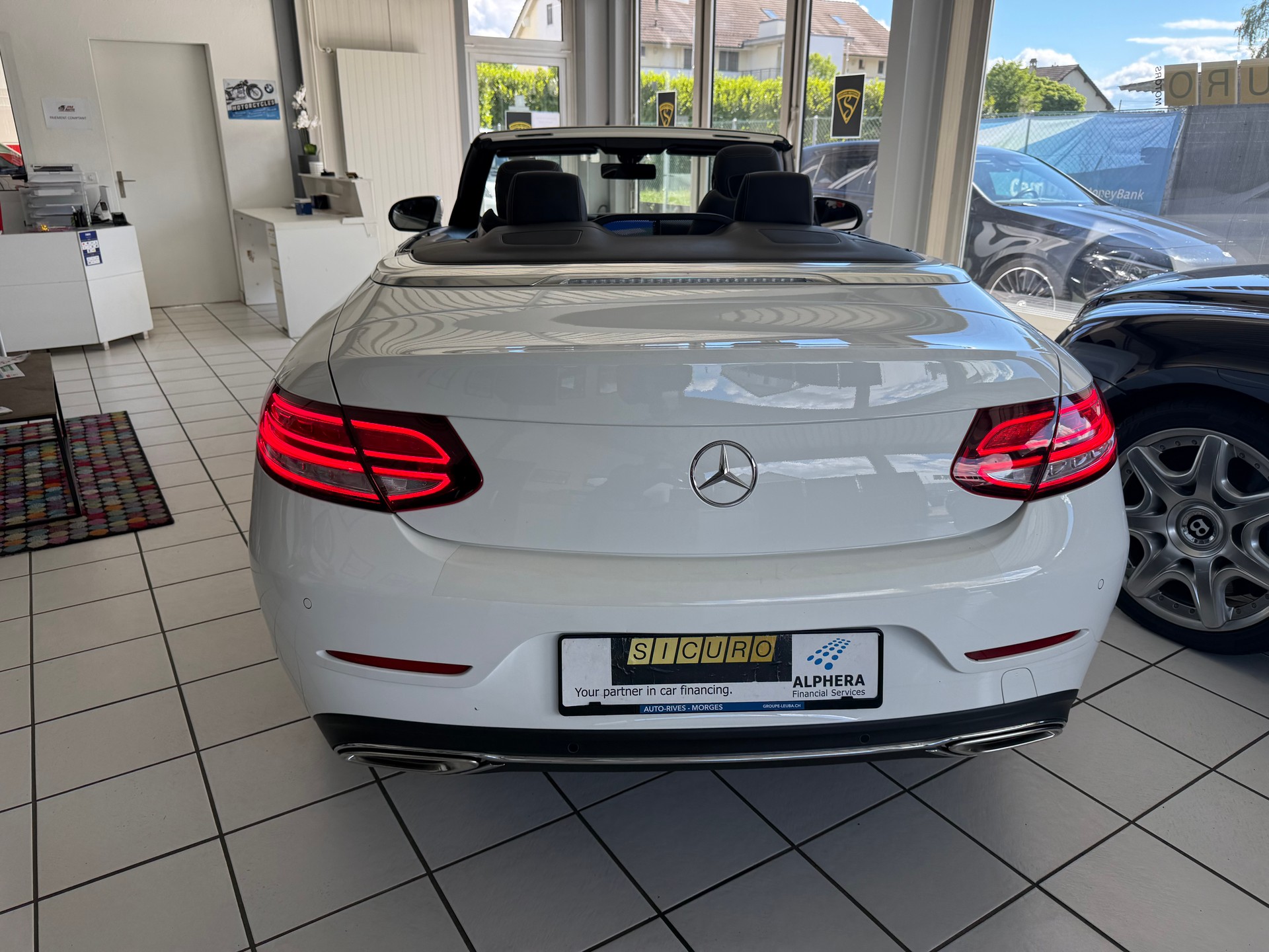MERCEDES-BENZ C 180 Cabriolet-image-8