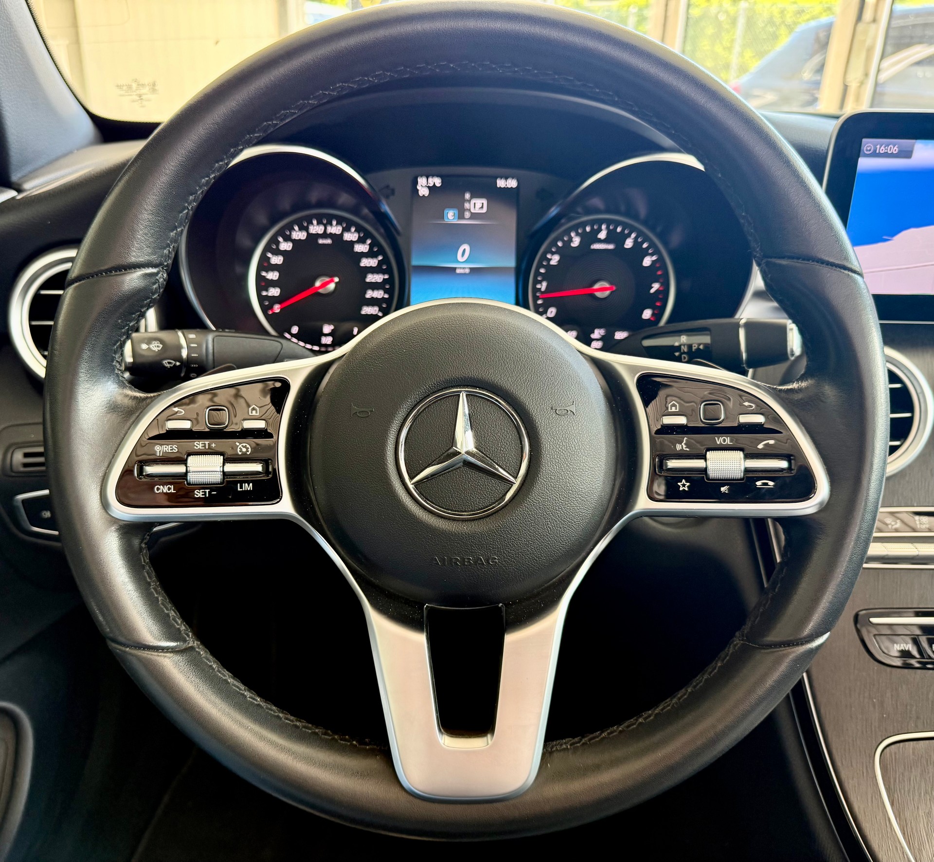 MERCEDES-BENZ C 180 Cabriolet-image-15