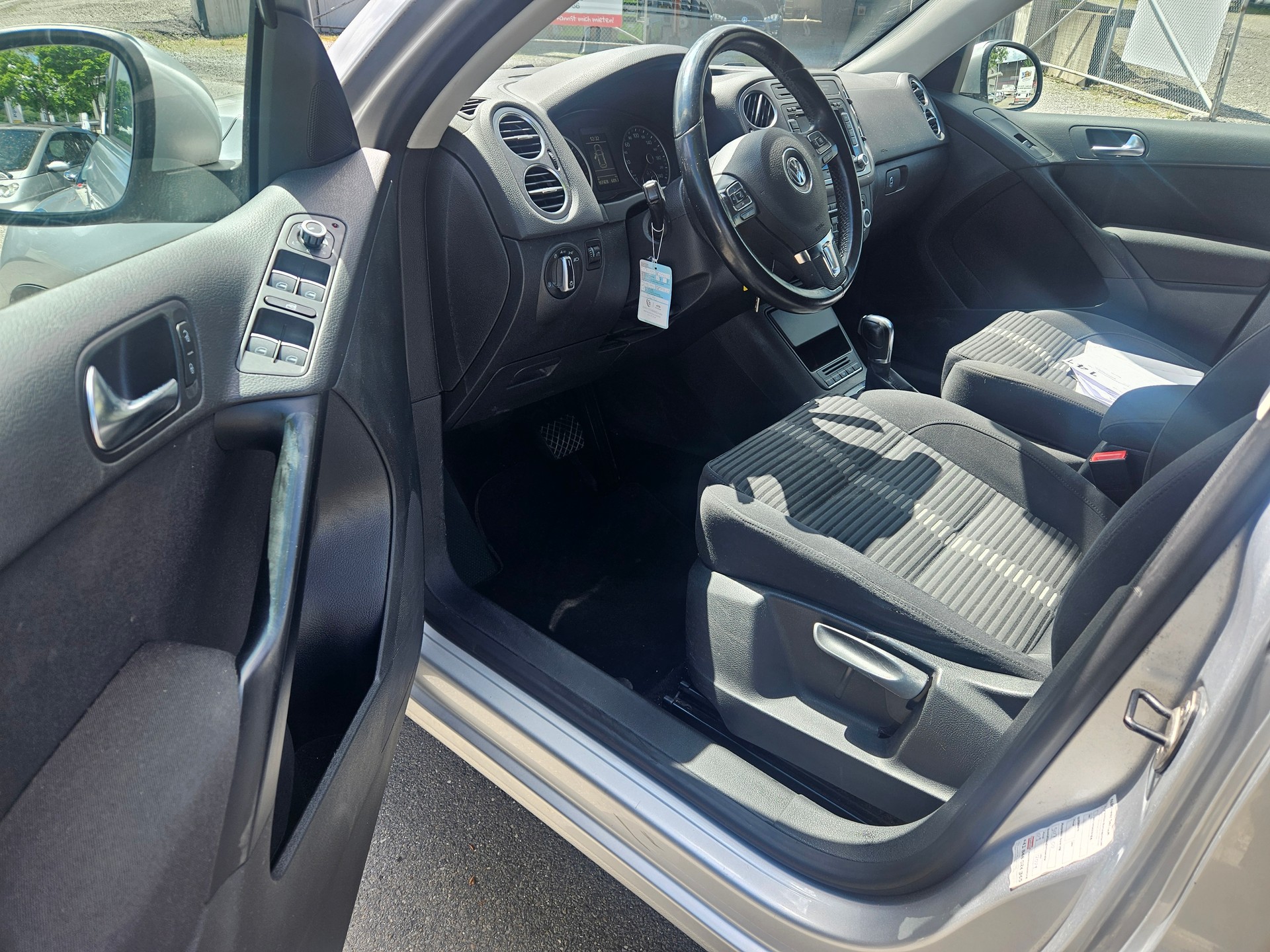 VW Tiguan 2.0 TSI Sport&Style DSG-image-5