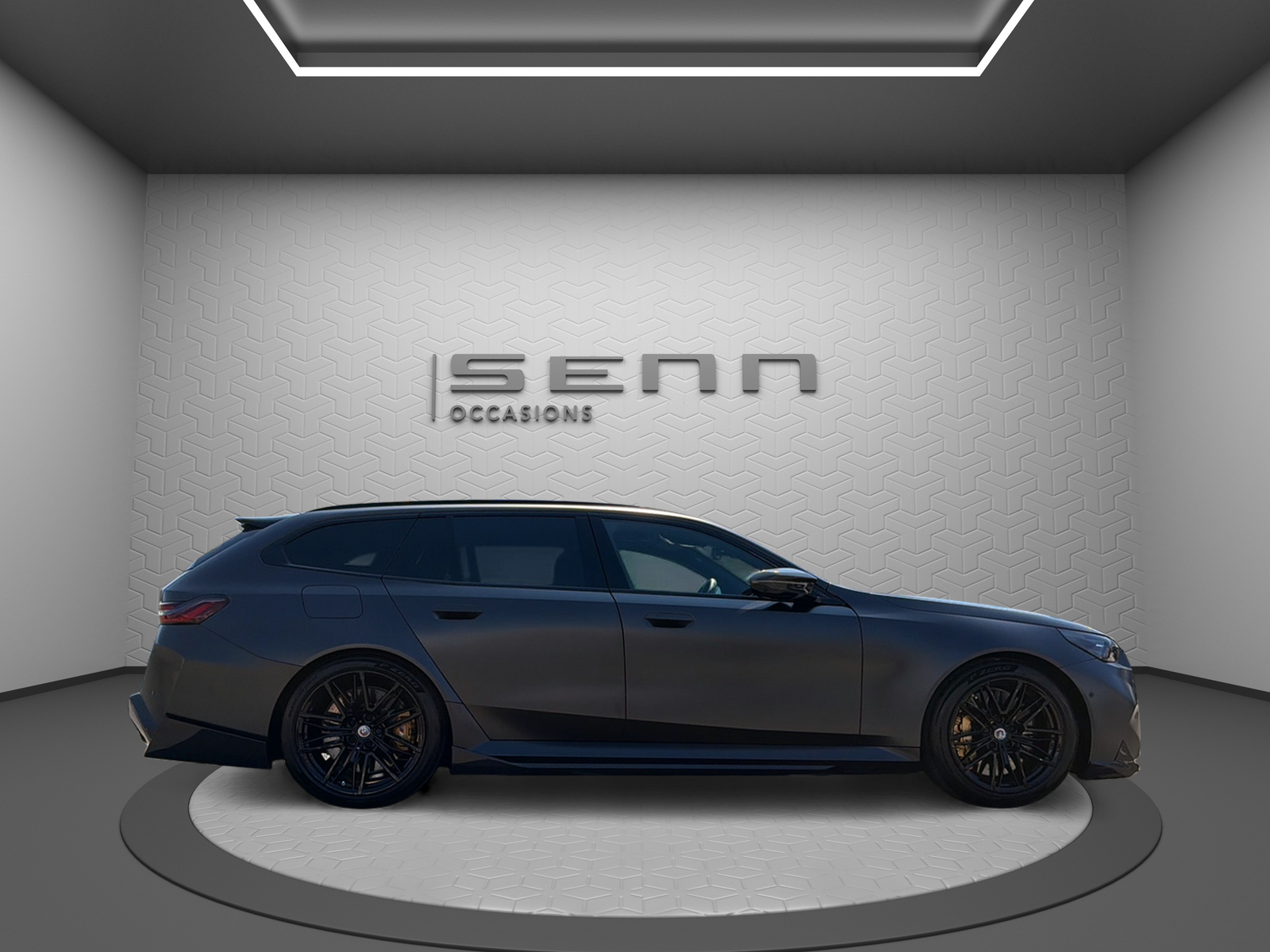BMW M5 xDrive Touring-image-6