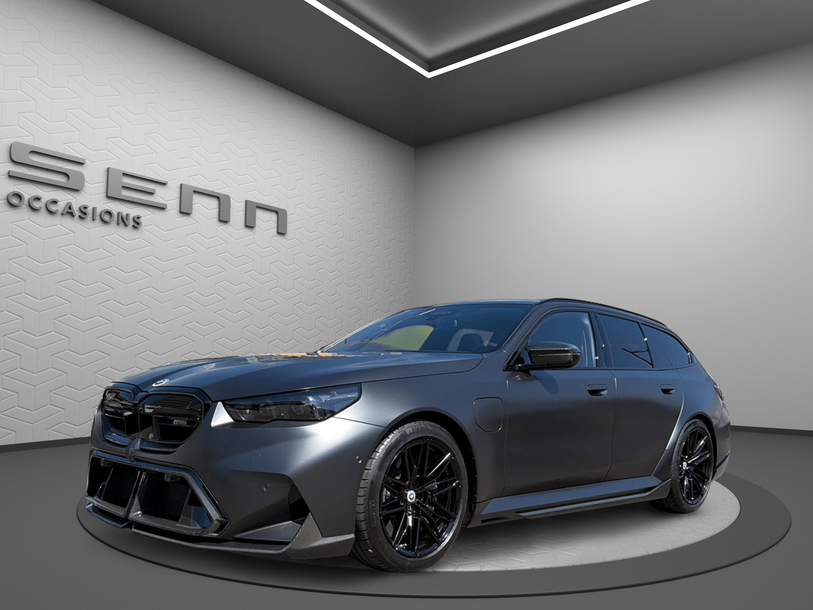 BMW M5 xDrive Touring-image-0