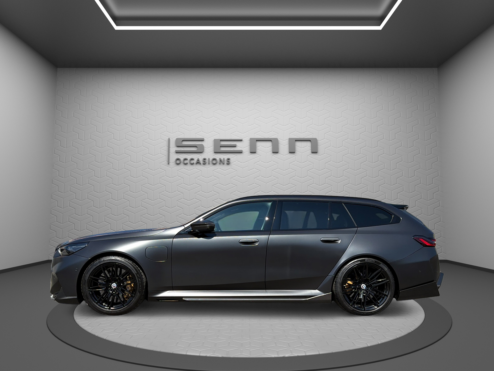 BMW M5 xDrive Touring-image-2