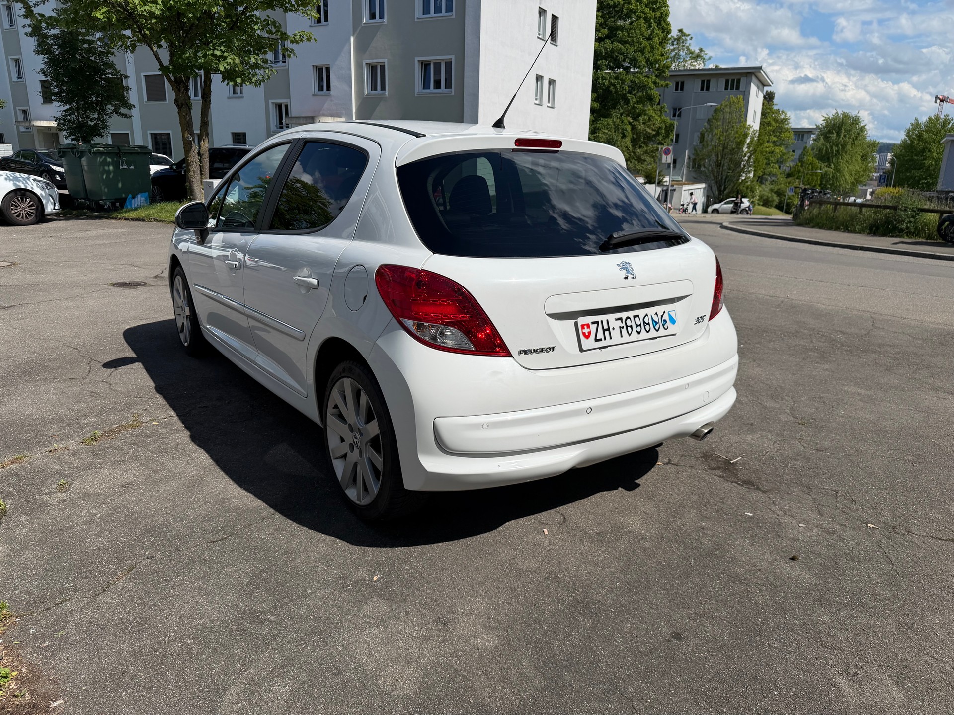 PEUGEOT 1.6 16V Allure-image-4