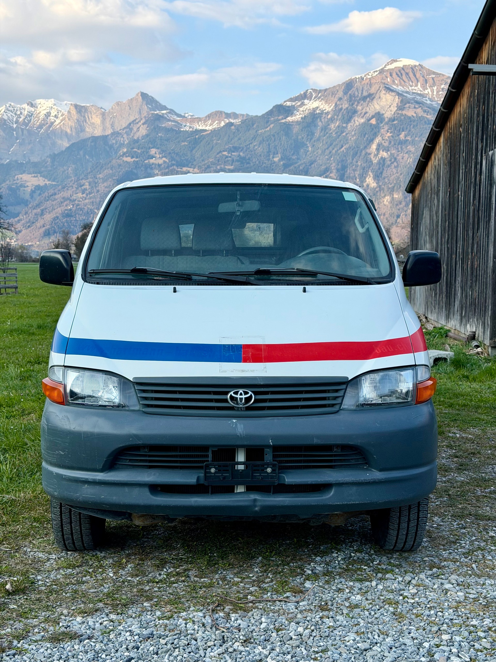 TOYOTA Hiace D-4D LWB 4WD Kombi-image-7