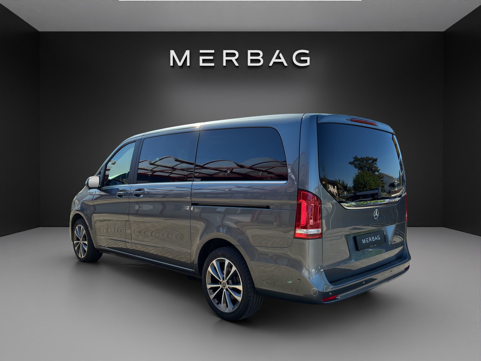 MERCEDES-BENZ V 300 d lang Avantgarde 4Matic 9G-Tronic-image-3