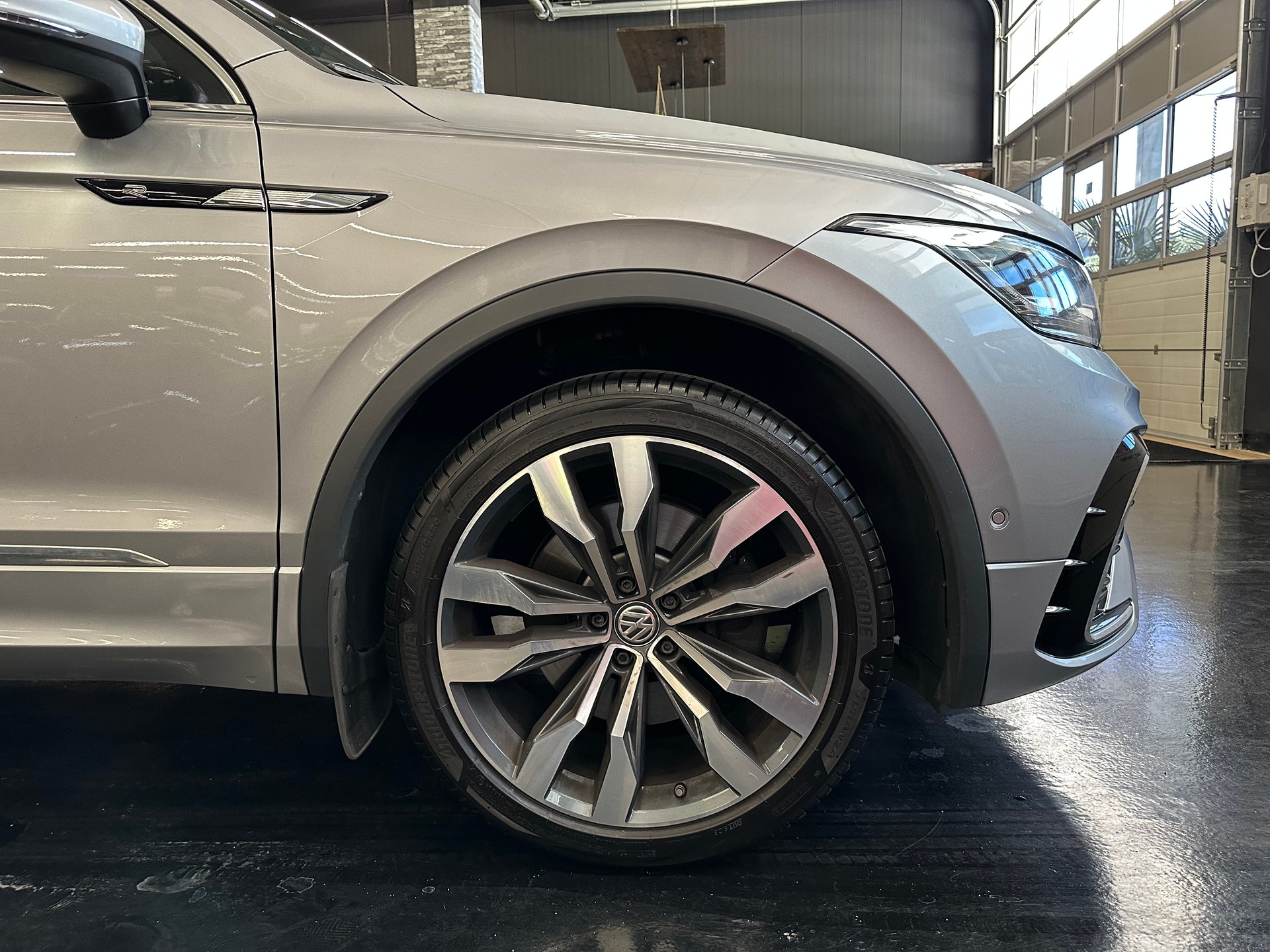 VW Tiguan Allspace 2.0 TDI SCR R-Line 4Motion DSG-image-23