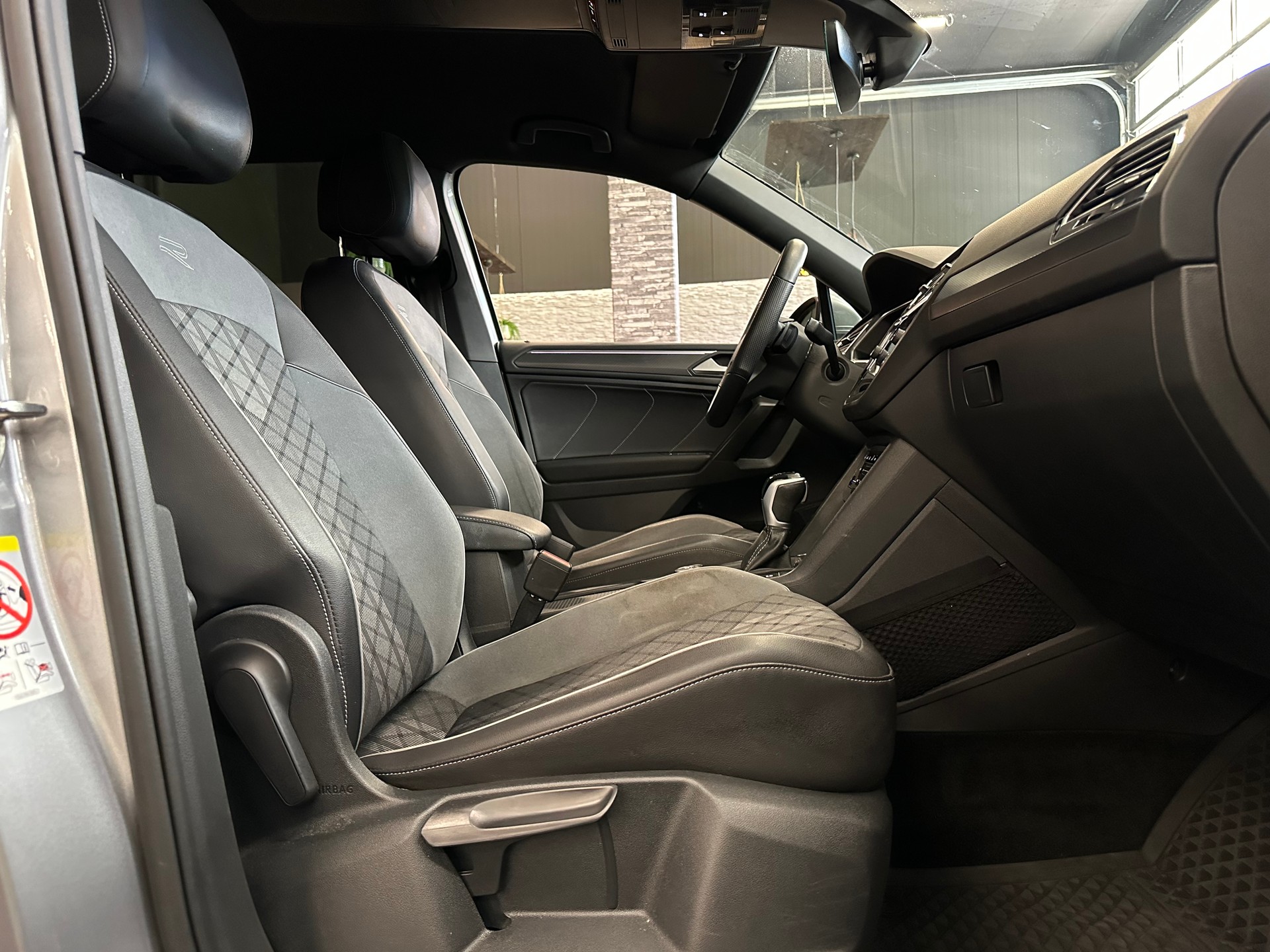 VW Tiguan Allspace 2.0 TDI SCR R-Line 4Motion DSG-image-15
