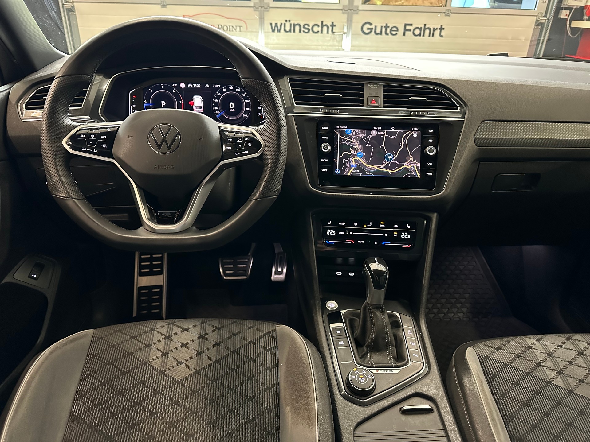 VW Tiguan Allspace 2.0 TDI SCR R-Line 4Motion DSG-image-9