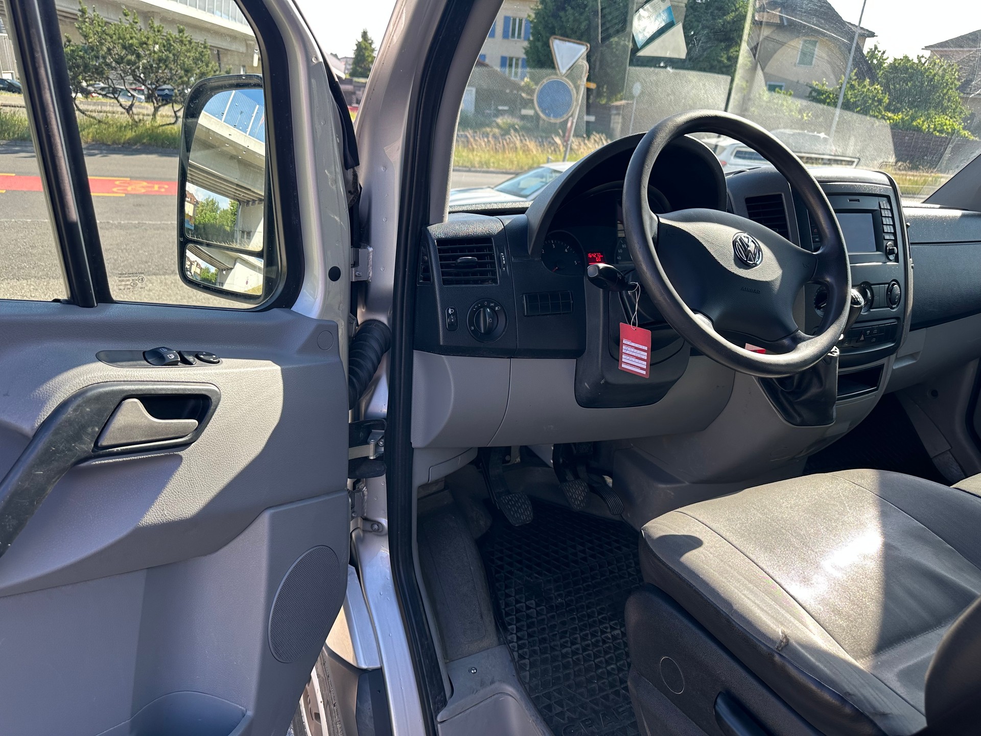 VW Crafter 35 2.0 TDI CR-image-4