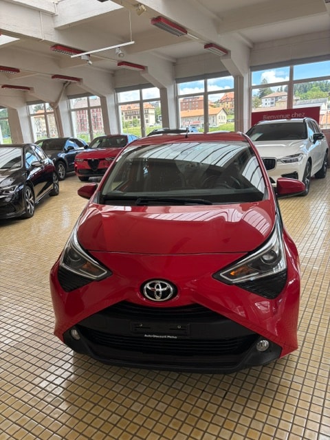 TOYOTA Aygo 1.0 VVT-i x-play X-shift