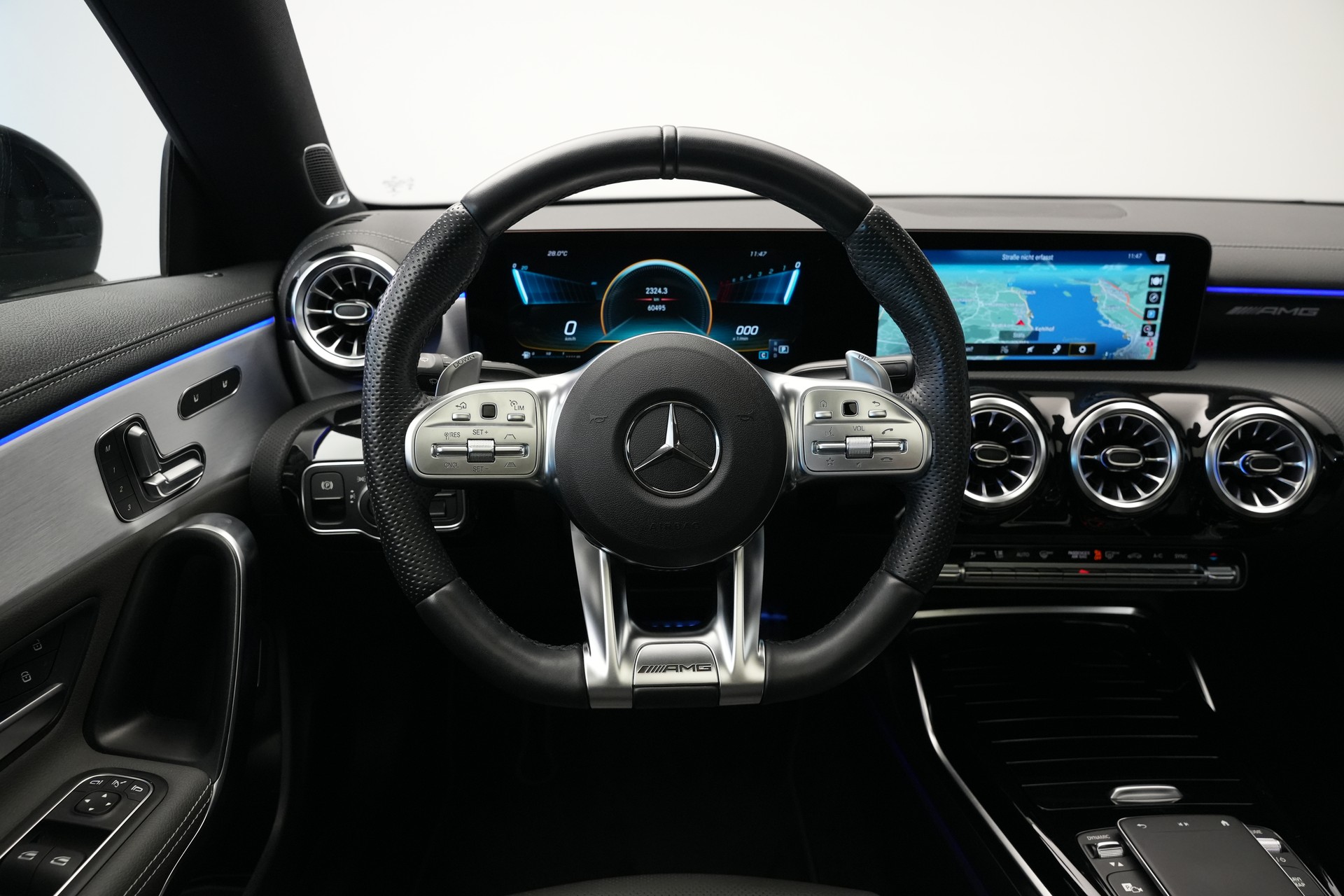 MERCEDES-BENZ CLA 35 AMG 4Matic 7G-DCT *CH-Fahrzeug*-image-17