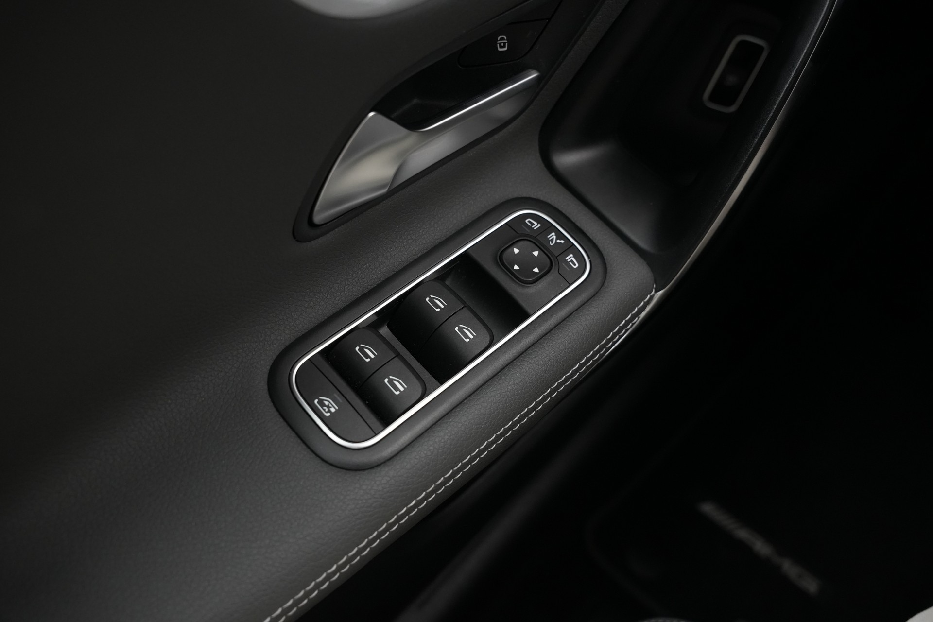 MERCEDES-BENZ CLA 35 AMG 4Matic 7G-DCT *CH-Fahrzeug*-image-32
