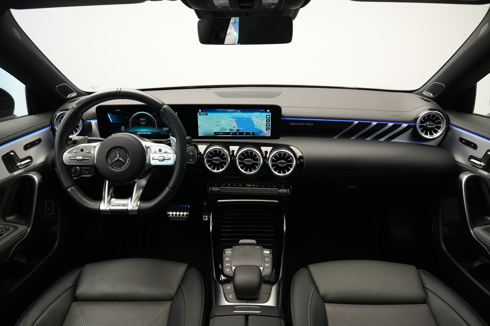MERCEDES-BENZ CLA 35 AMG 4Matic 7G-DCT *CH-Fahrzeug*-image-11