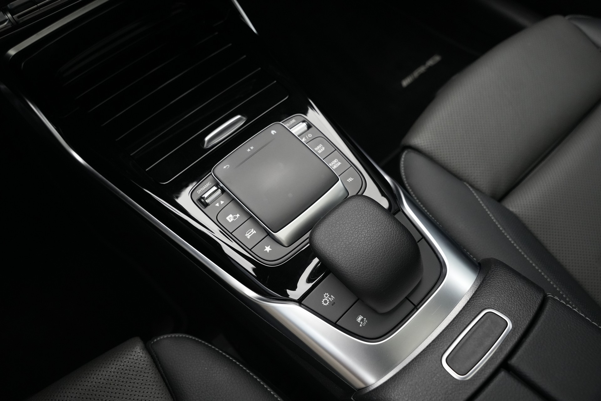 MERCEDES-BENZ CLA 35 AMG 4Matic 7G-DCT *CH-Fahrzeug*-image-31