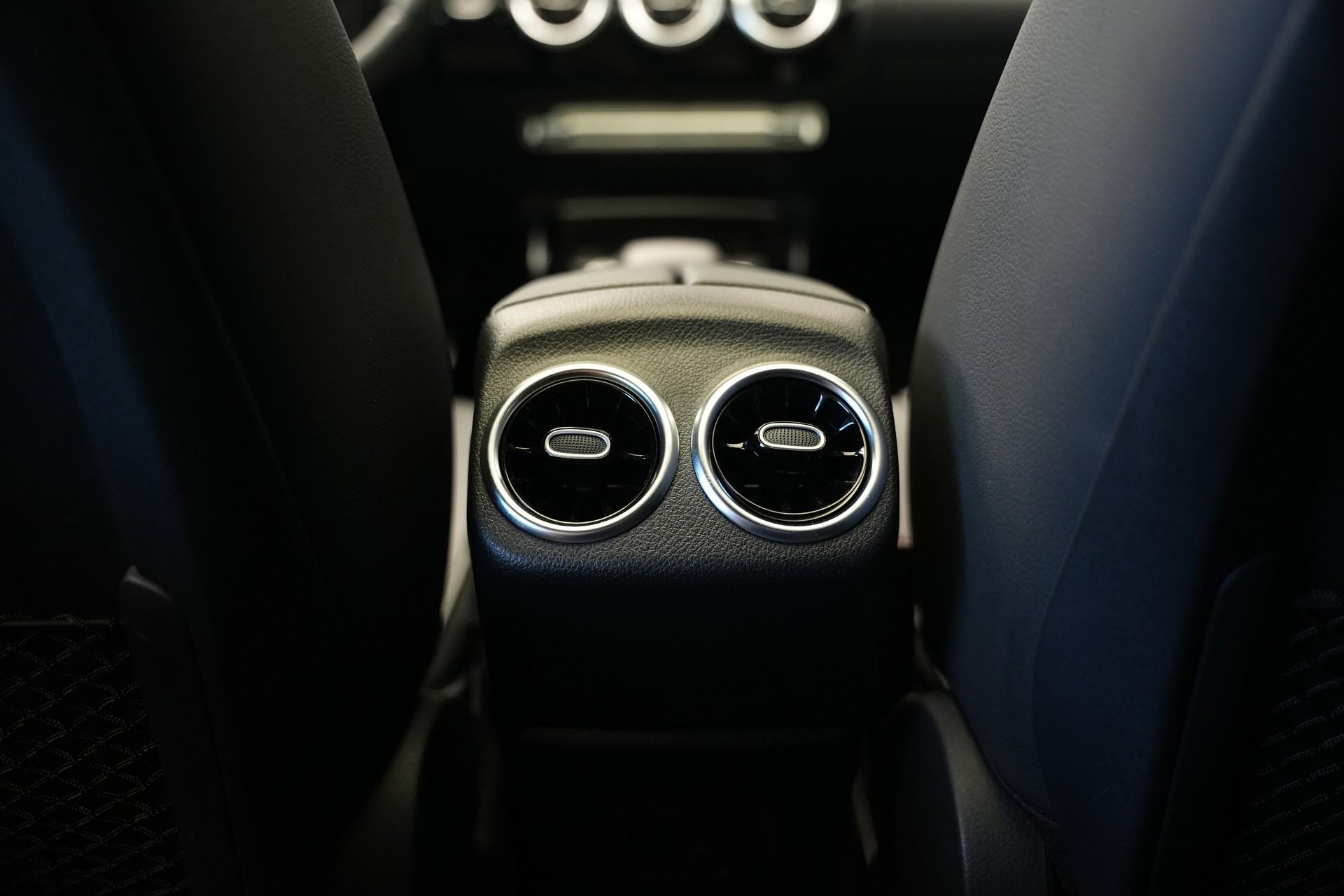MERCEDES-BENZ CLA 35 AMG 4Matic 7G-DCT *CH-Fahrzeug*-image-28