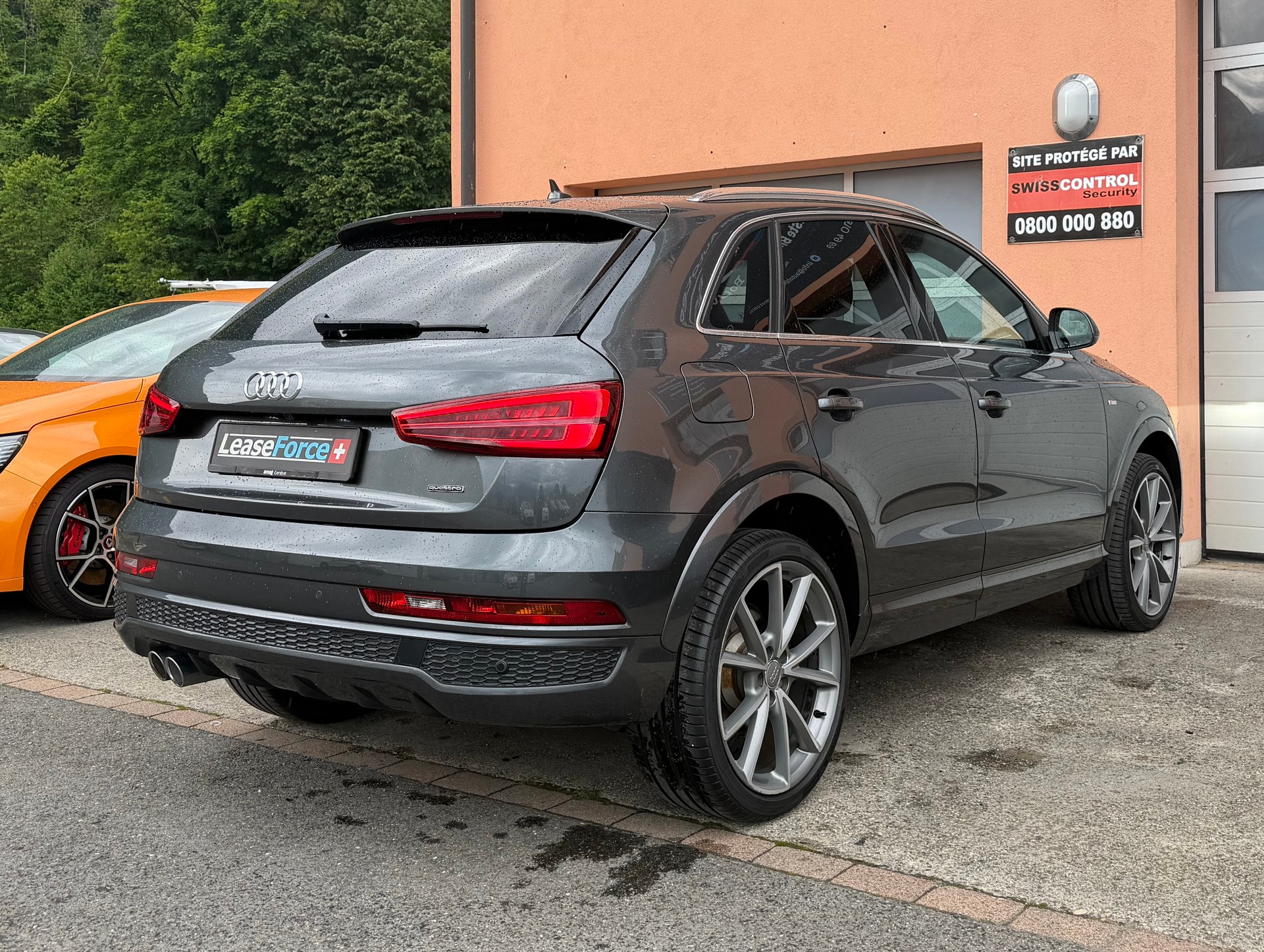 AUDI Q3 2.0 TDI S-Line quattro S-tronic-showroom-element-3