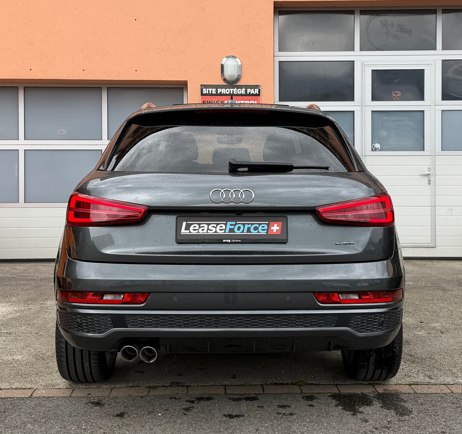 AUDI Q3 2.0 TDI S-Line quattro S-tronic-image-5