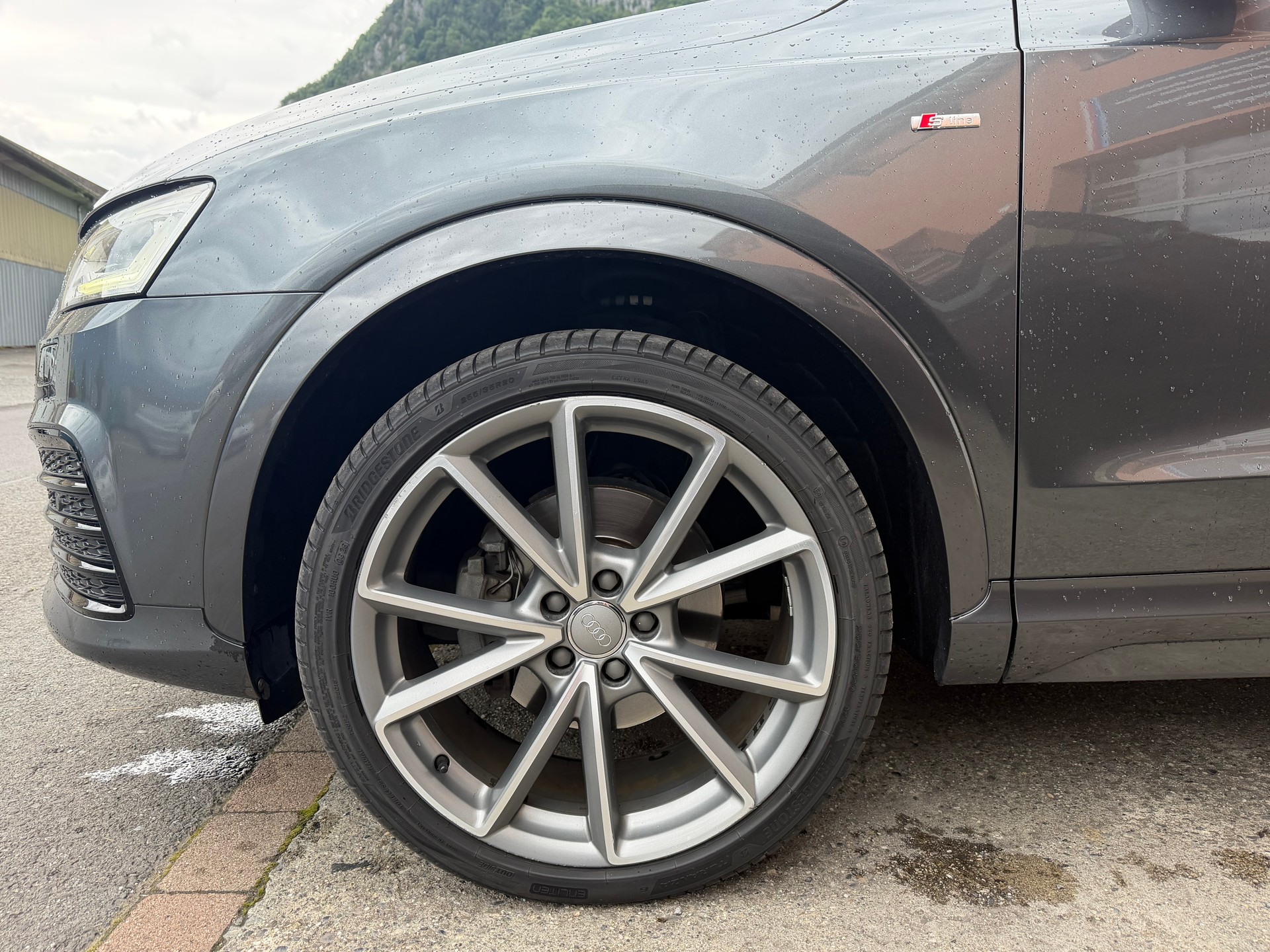 AUDI Q3 2.0 TDI S-Line quattro S-tronic-image-6