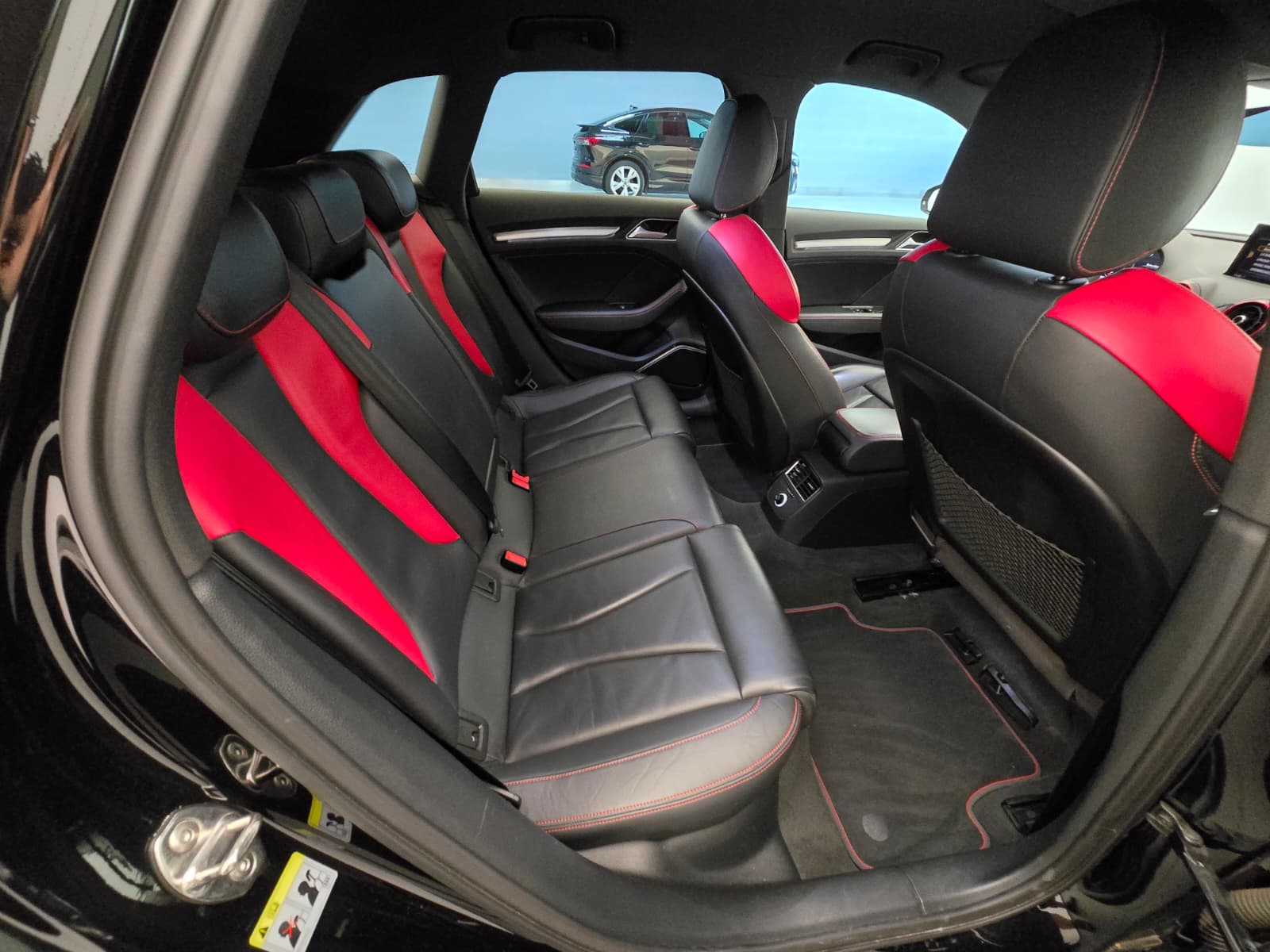 AUDI S3 Sportback 2.0 TFSI quattro S-tronic-image-14
