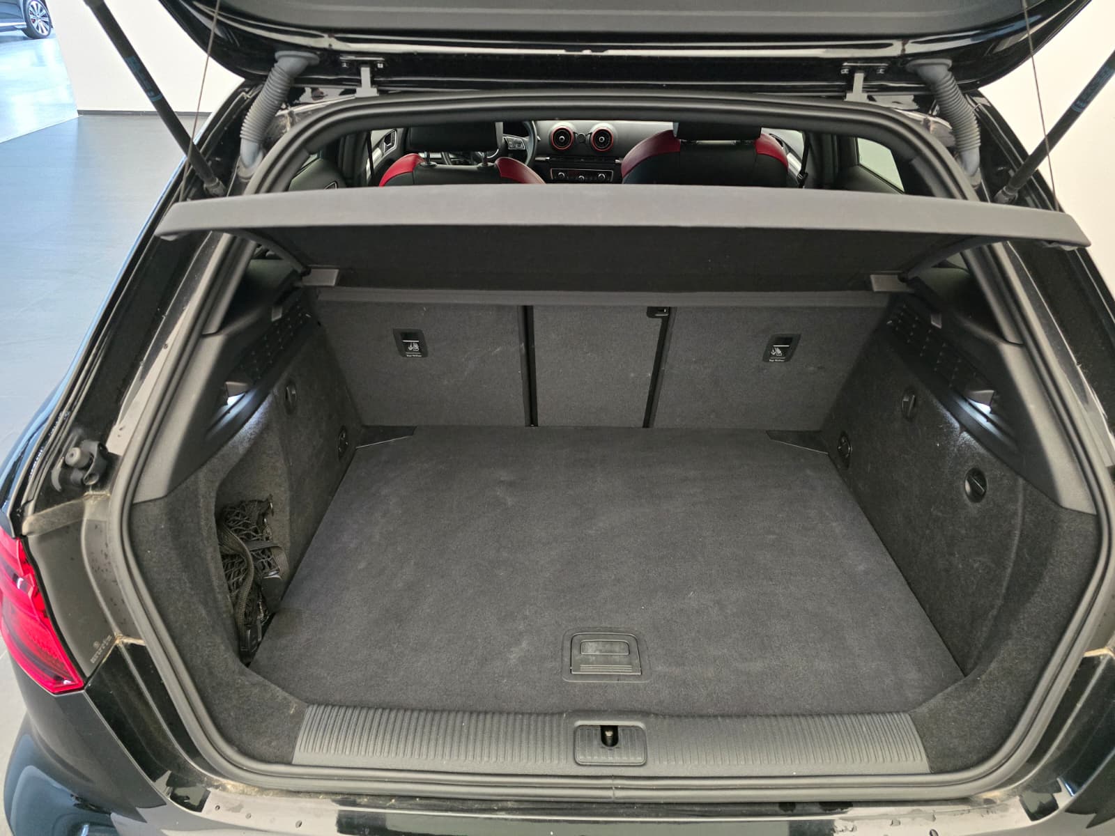 AUDI S3 Sportback 2.0 TFSI quattro S-tronic-image-15