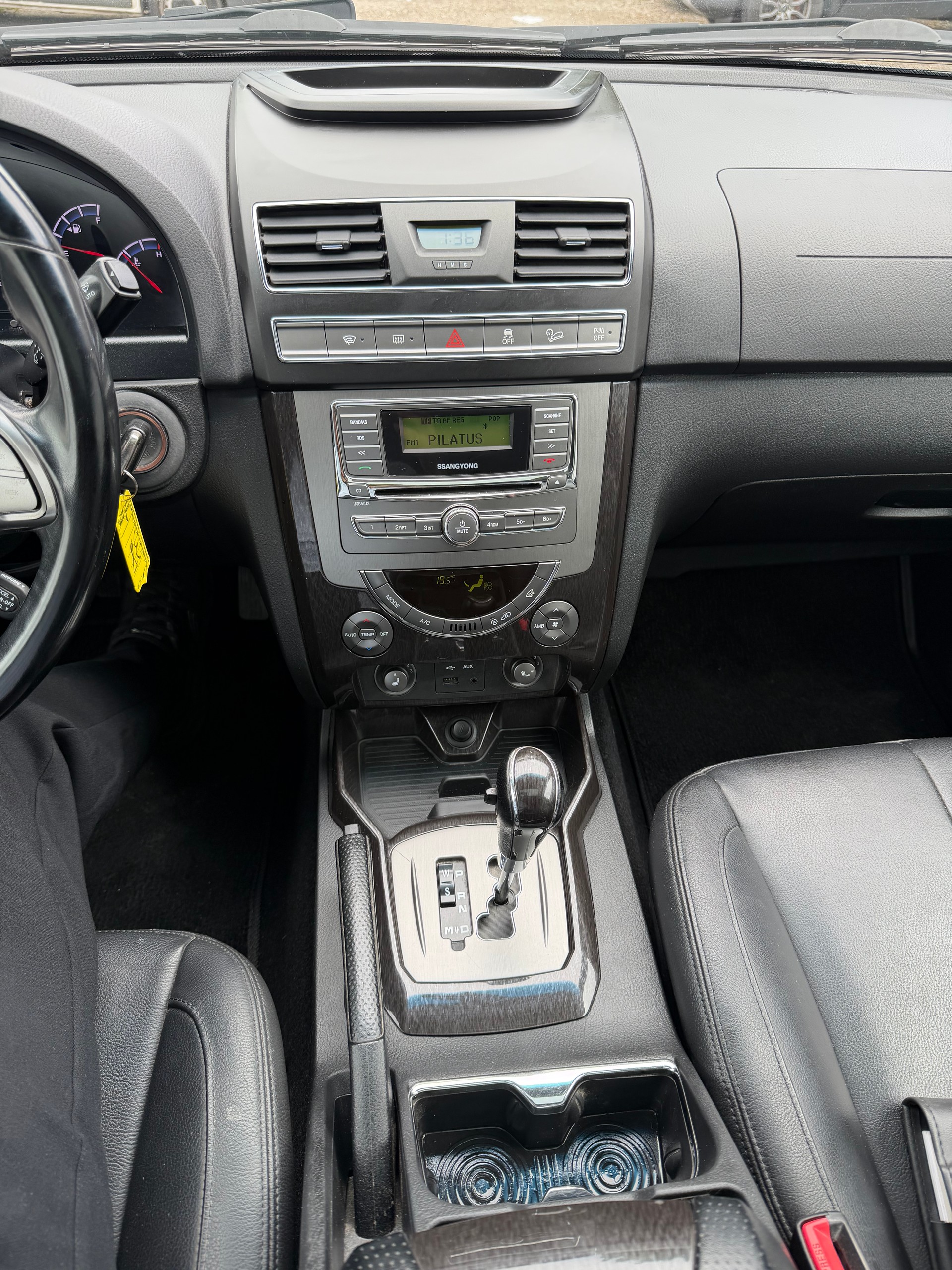 KGM-SsangYong Rexton RX200 e-XDi Quartz 4WD Automatic-image-14