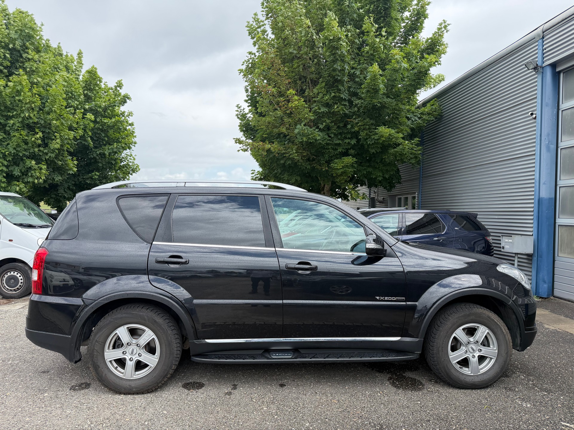 KGM-SsangYong Rexton RX200 e-XDi Quartz 4WD Automatic-image-2
