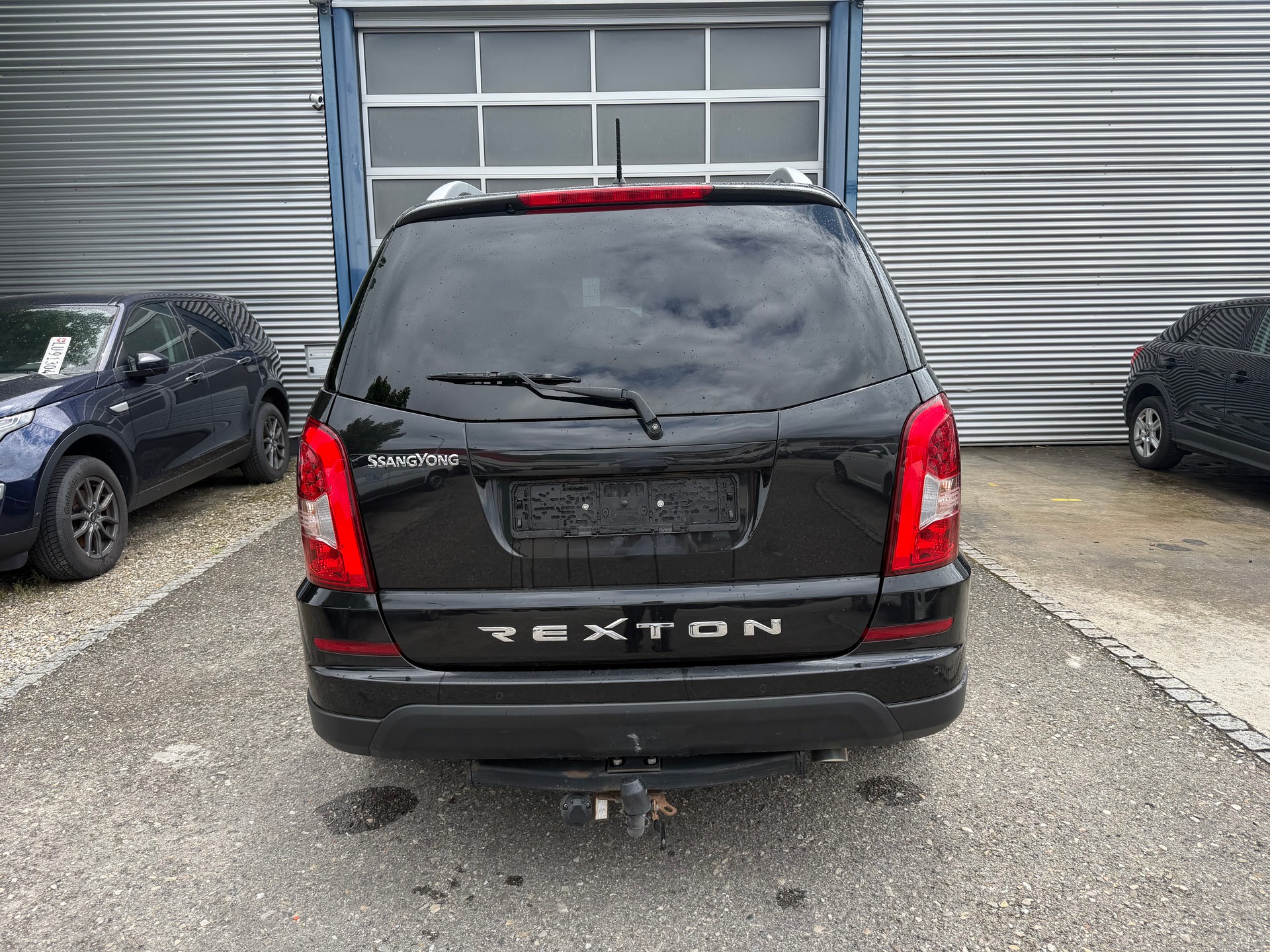 KGM-SsangYong Rexton RX200 e-XDi Quartz 4WD Automatic-image-3