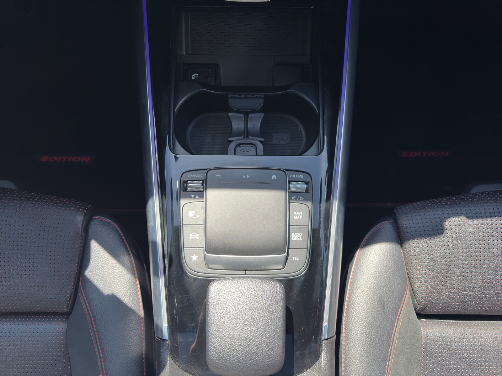 MERCEDES-BENZ GLA 200 Edition 1. AMG Line 7G-DCT-image-16
