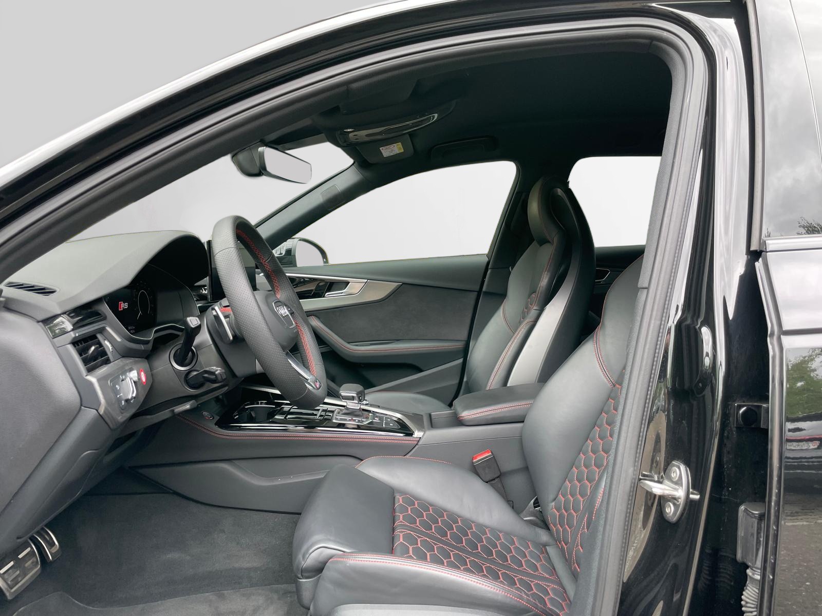 AUDI Audi RS4 Competition-image-4