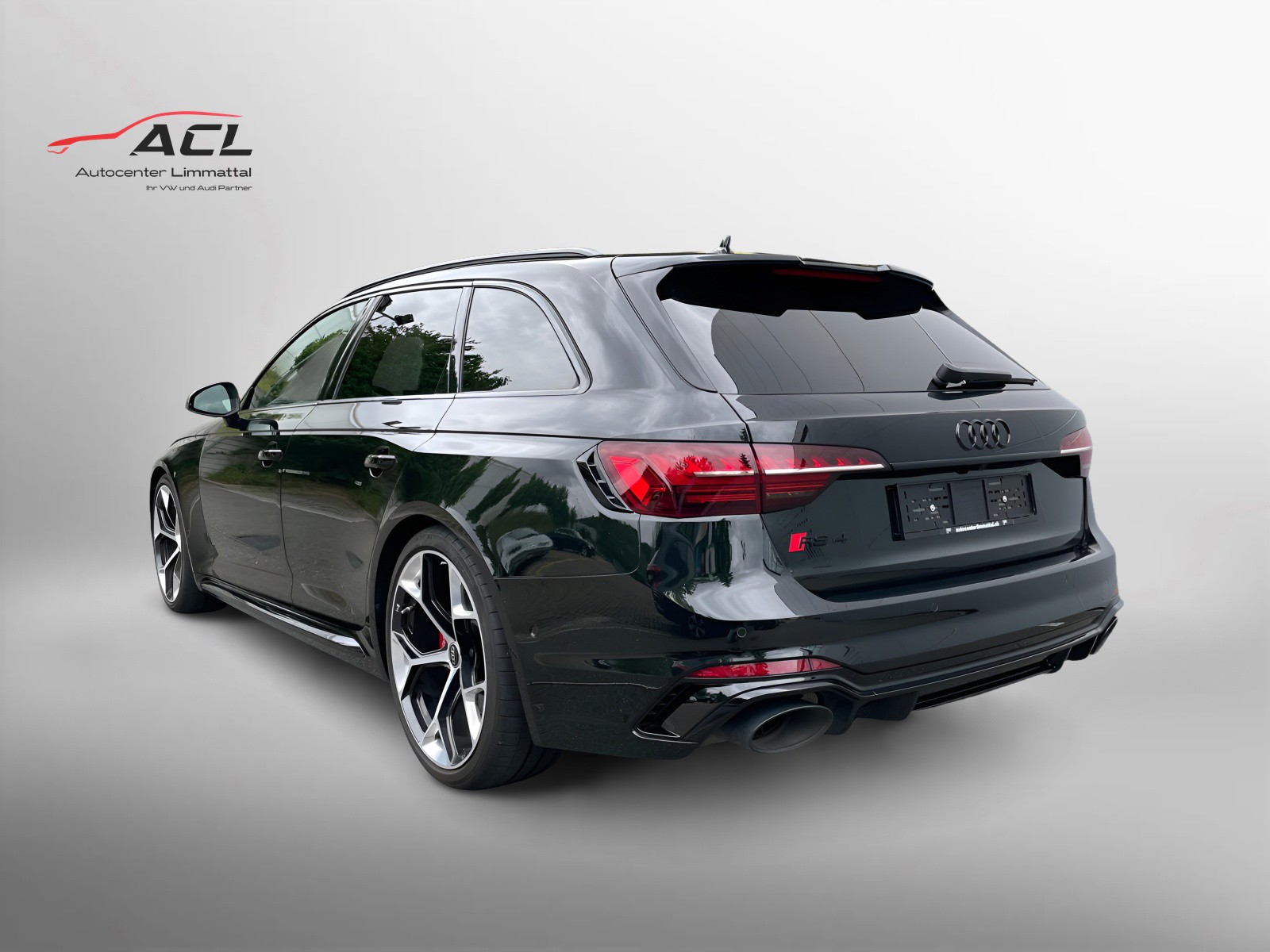 AUDI Audi RS4 Competition-image-7