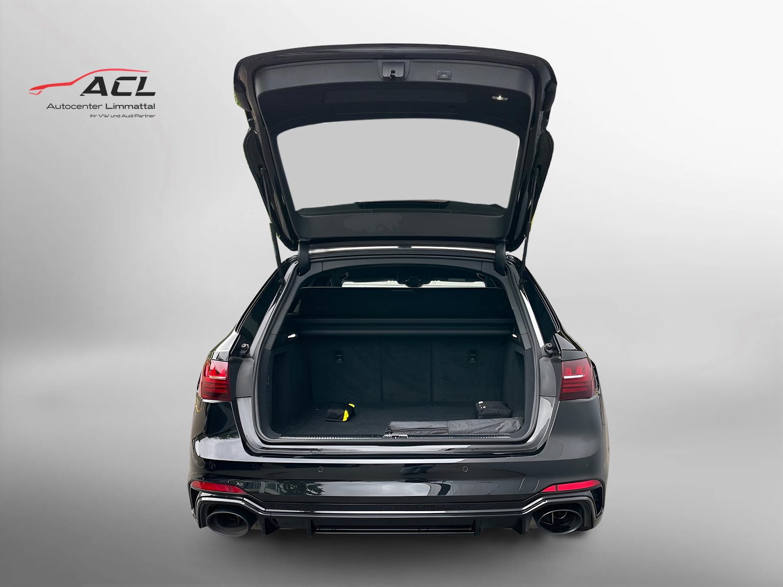 AUDI Audi RS4 Competition-image-9